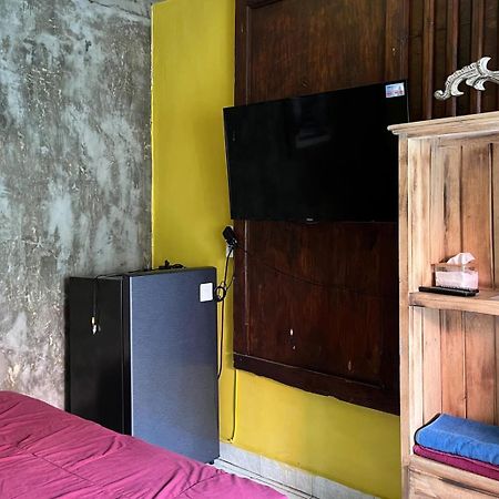Twospaces Living At Wave And Chill House, Canggu Екстер'єр фото