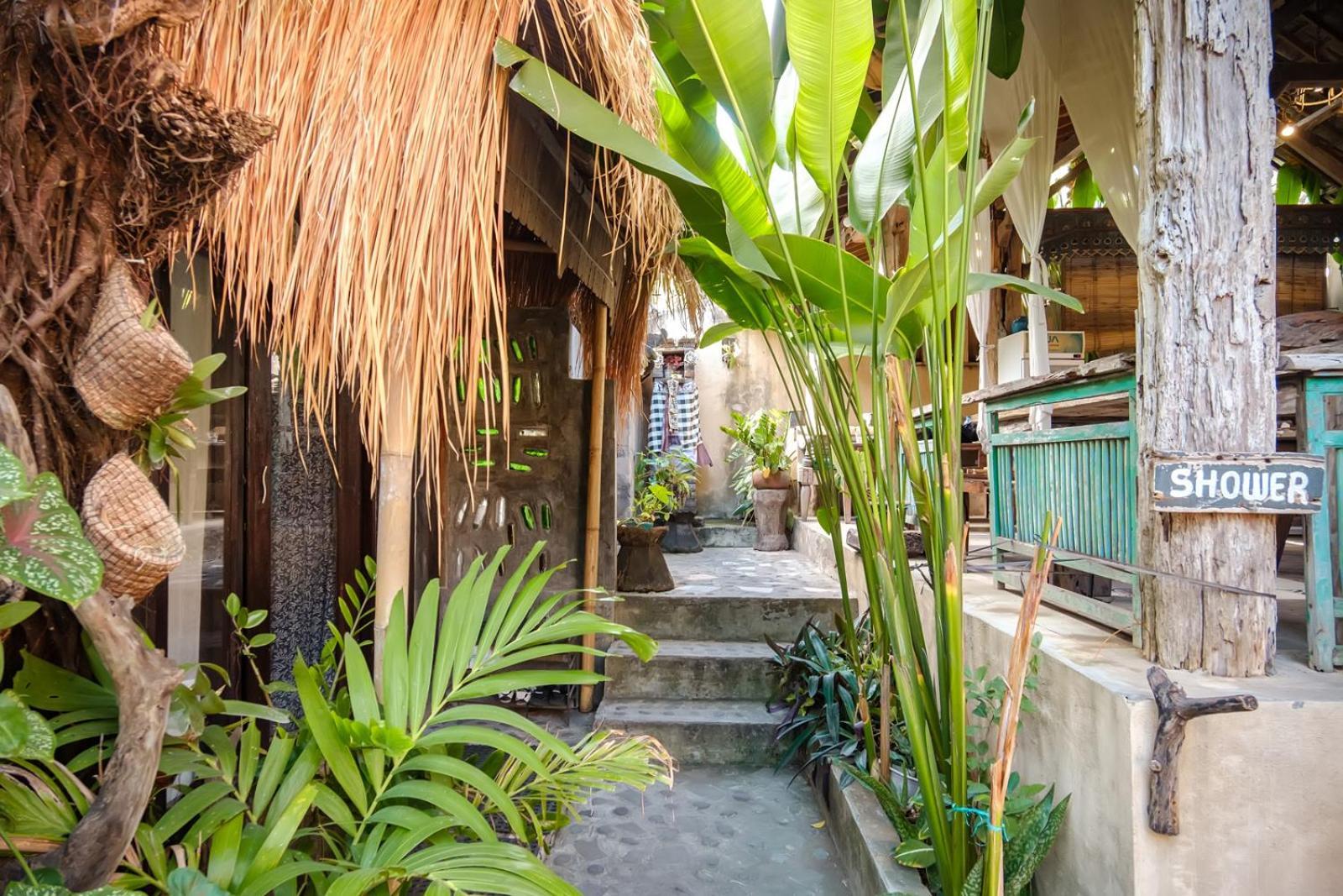 Twospaces Living At Wave And Chill House, Canggu Екстер'єр фото