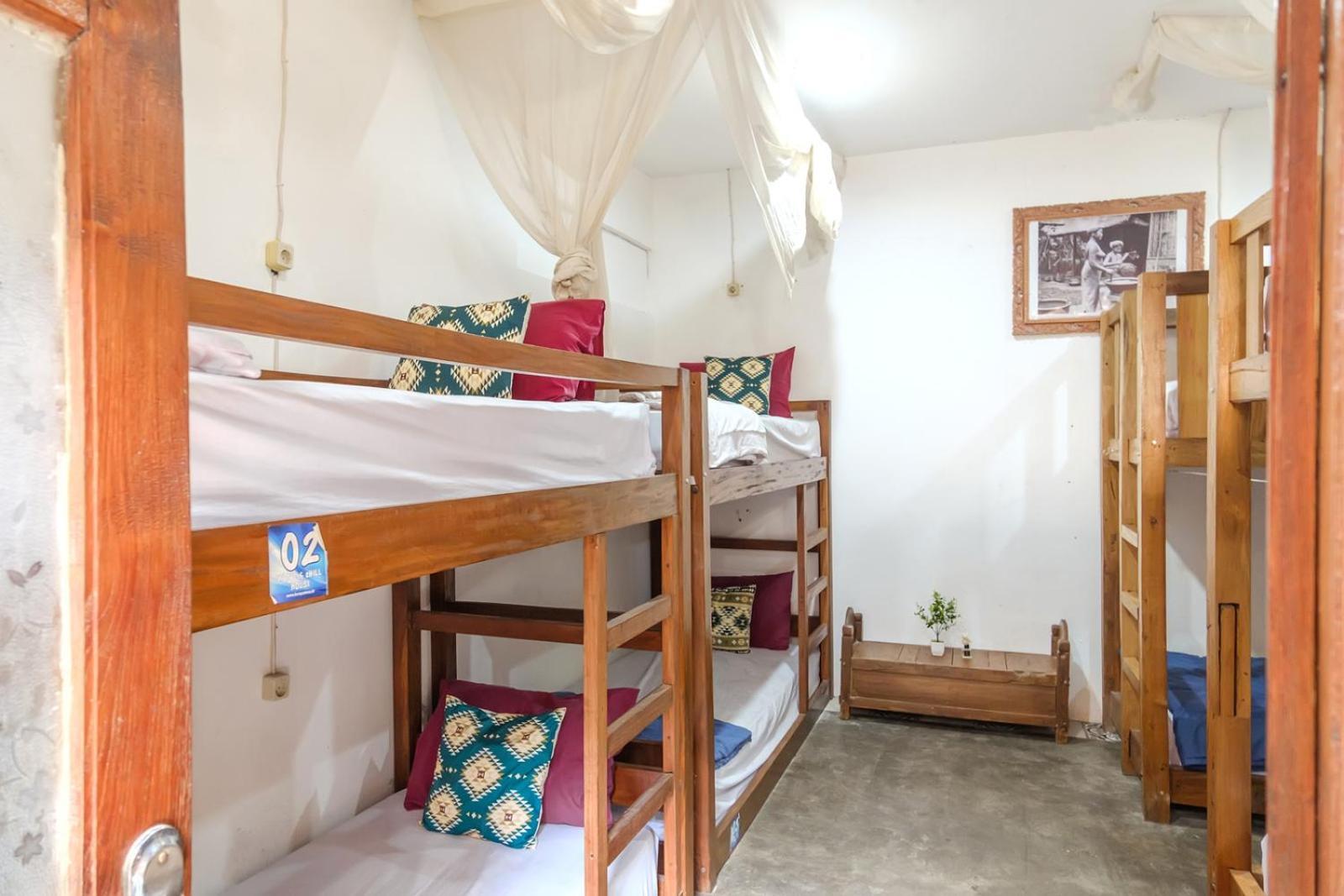 Twospaces Living At Wave And Chill House, Canggu Екстер'єр фото