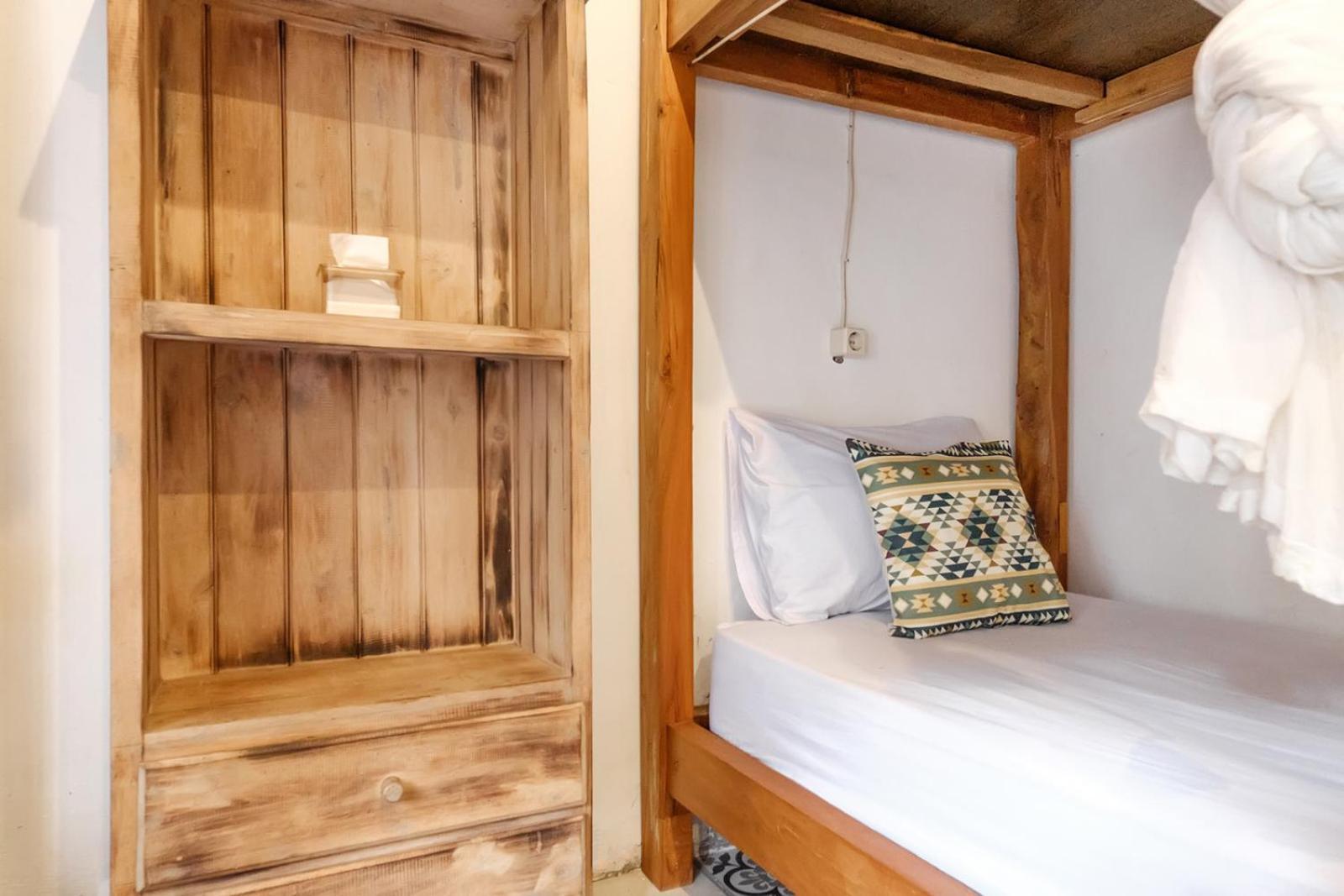 Twospaces Living At Wave And Chill House, Canggu Екстер'єр фото